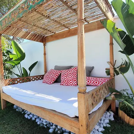 Eden, Lujo Con Chimenea Piscina ヴィラ *